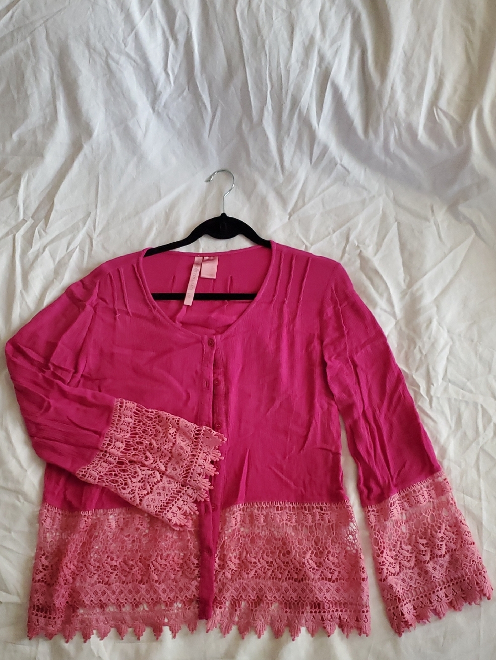 Forgotton Grace Lace Blouse Button Down. Magenta, Pink. Size Large. LN